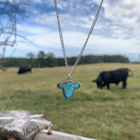 Turquoise Bull Pendant Necklace in Silver - Picture 2 of 7